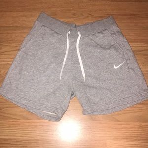 Nike shorts size S